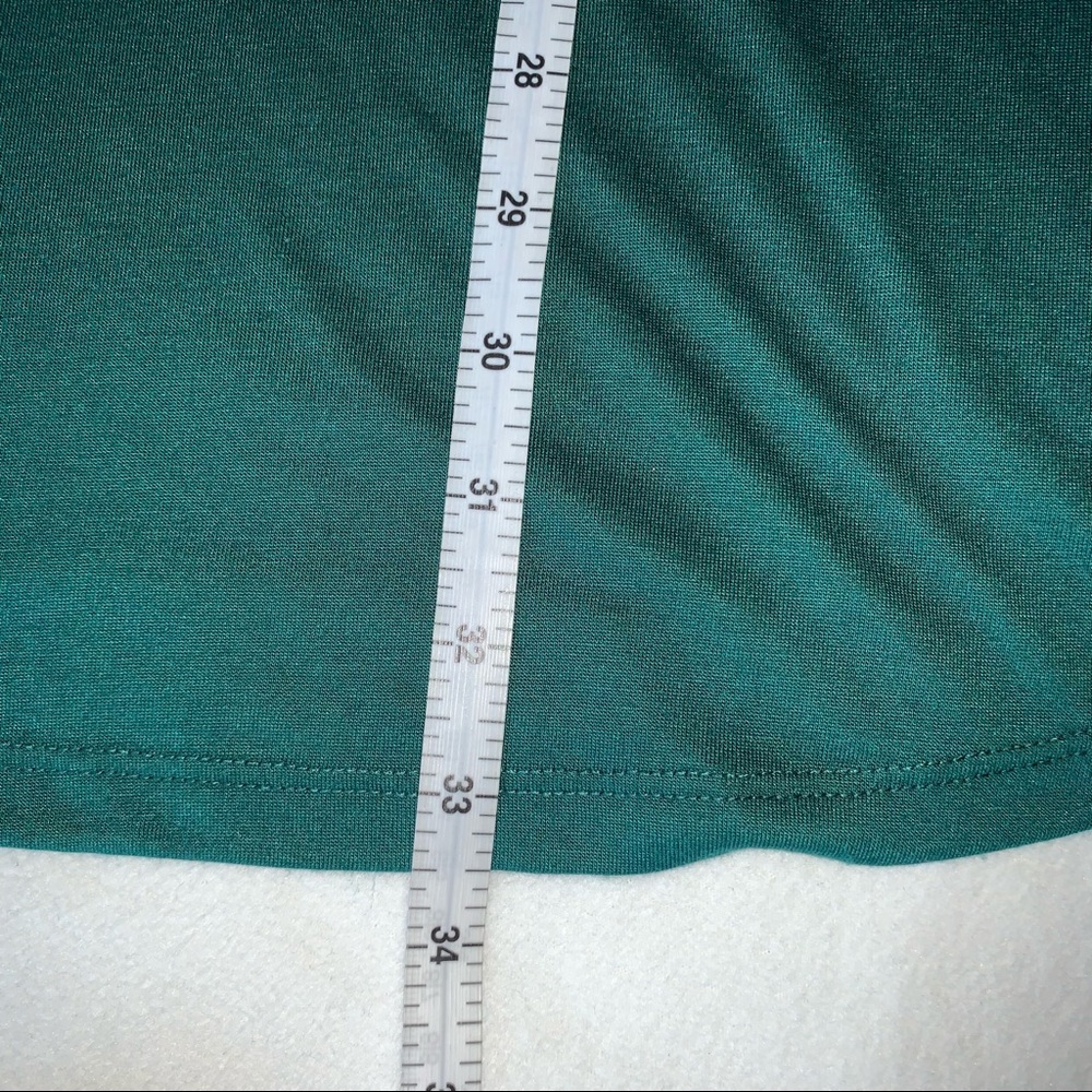 NEW! TORRID “Scrolling” Long Sleeve Raglan V-Neck Tee, Forest Green, NWT! - Picture 14 of 15